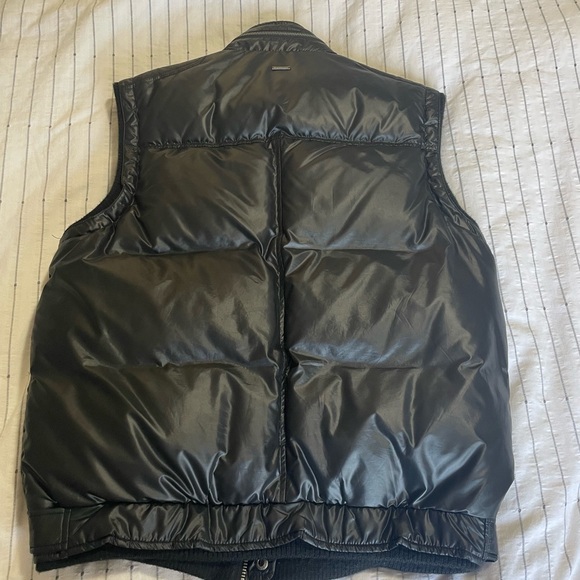 Guess puffer vest - Picture 3 of 6